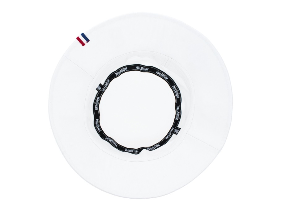 قبعة دلو من البلاديوم بشعار حافة بيضاء